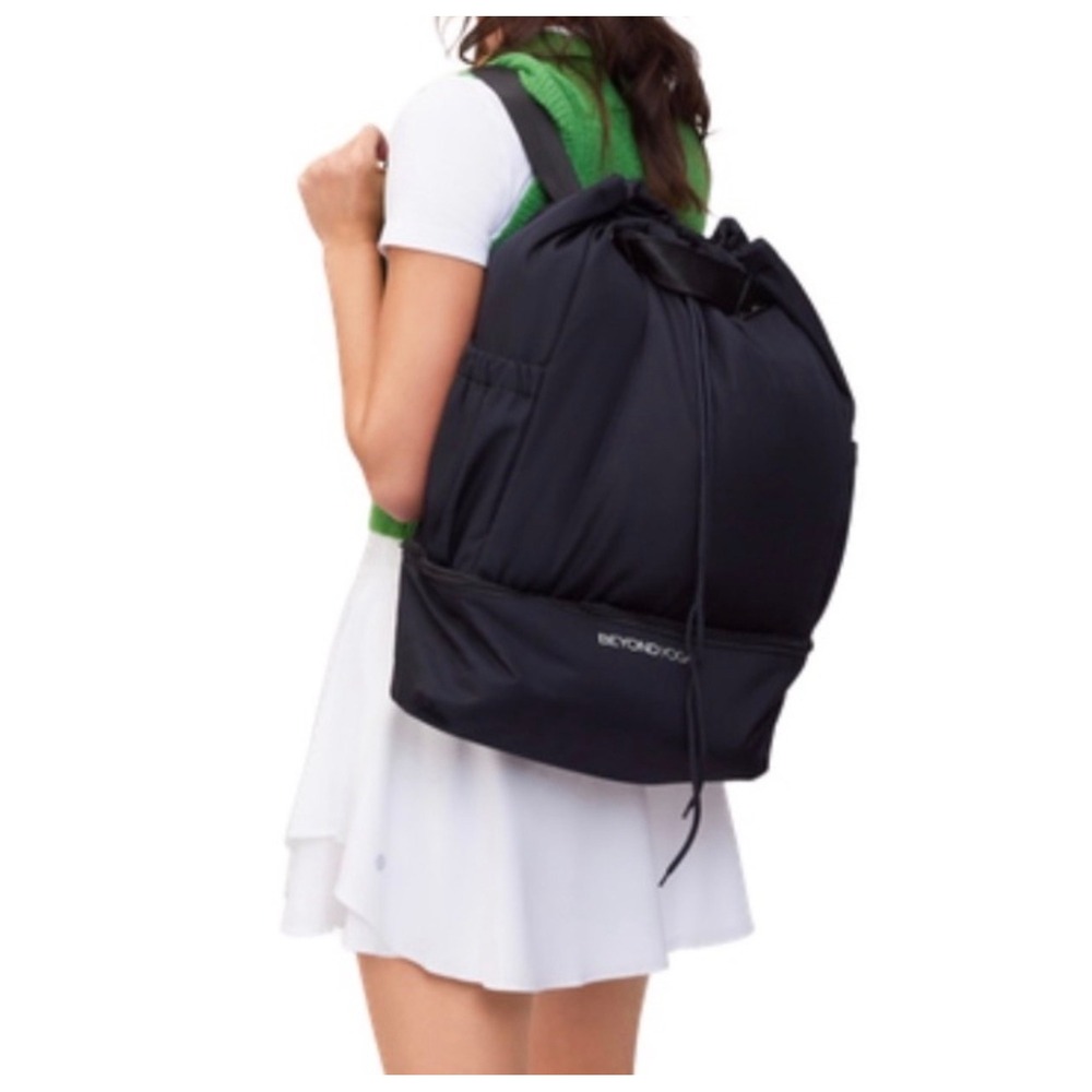 Beyond Yoga Convertible Gym Bag Backpack Women OS Black